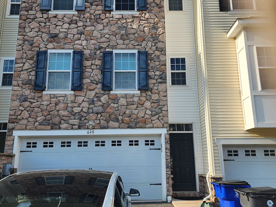 1st image of 628 Jacobsen Cir