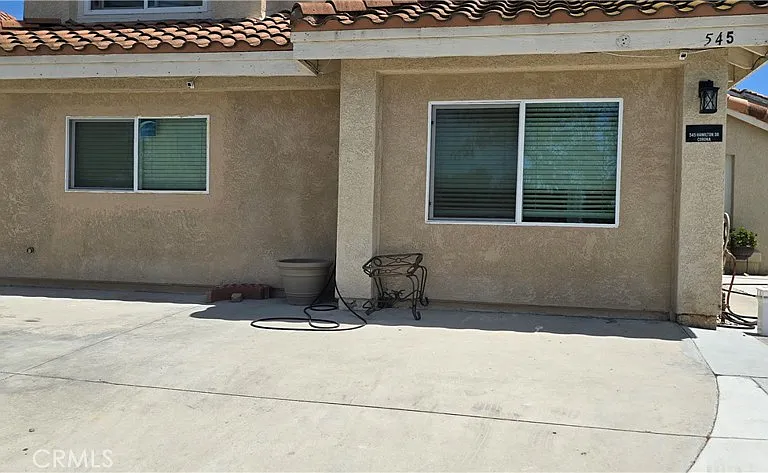 545 Hamilton Dr — Photo 3