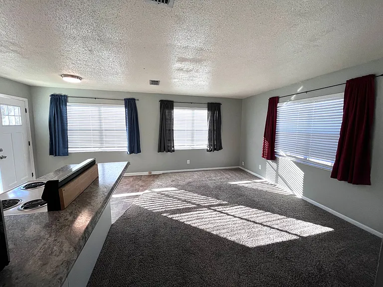 231 Poinsettia Dr — Photo 8