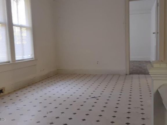 3rd image of 1104 Tyler St