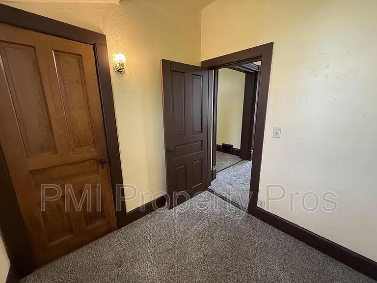 2439 N Dr William Finlayson St — Photo 6