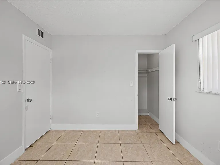 4933 Hollywood Blvd #201 — Photo 11