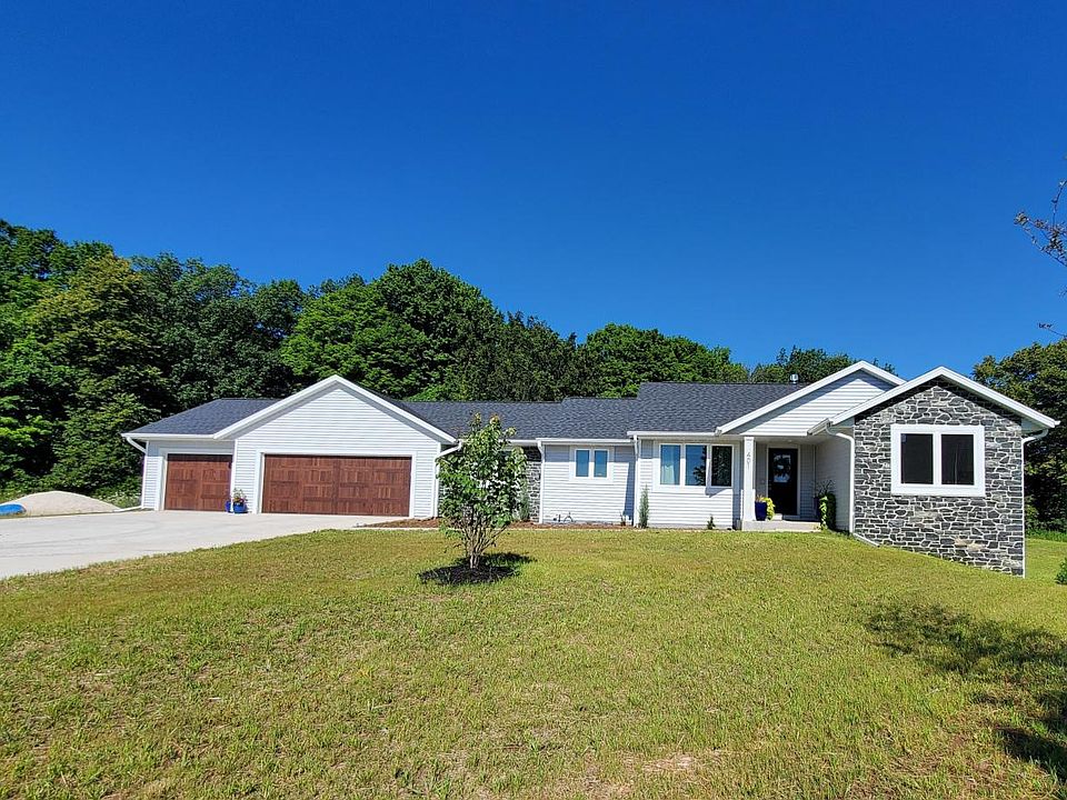 401 Winners Cir, Elkhart Lake, WI 53020 Zillow