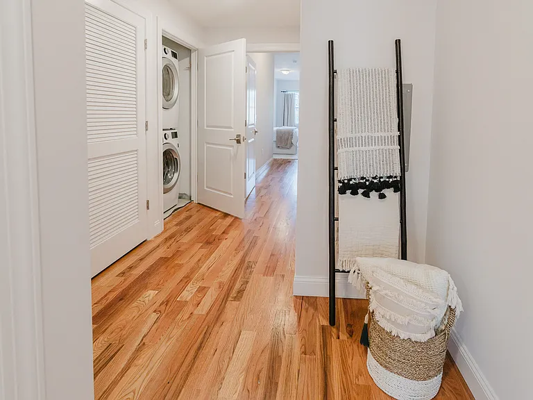 599 Franklin Ave #7 — Photo 14