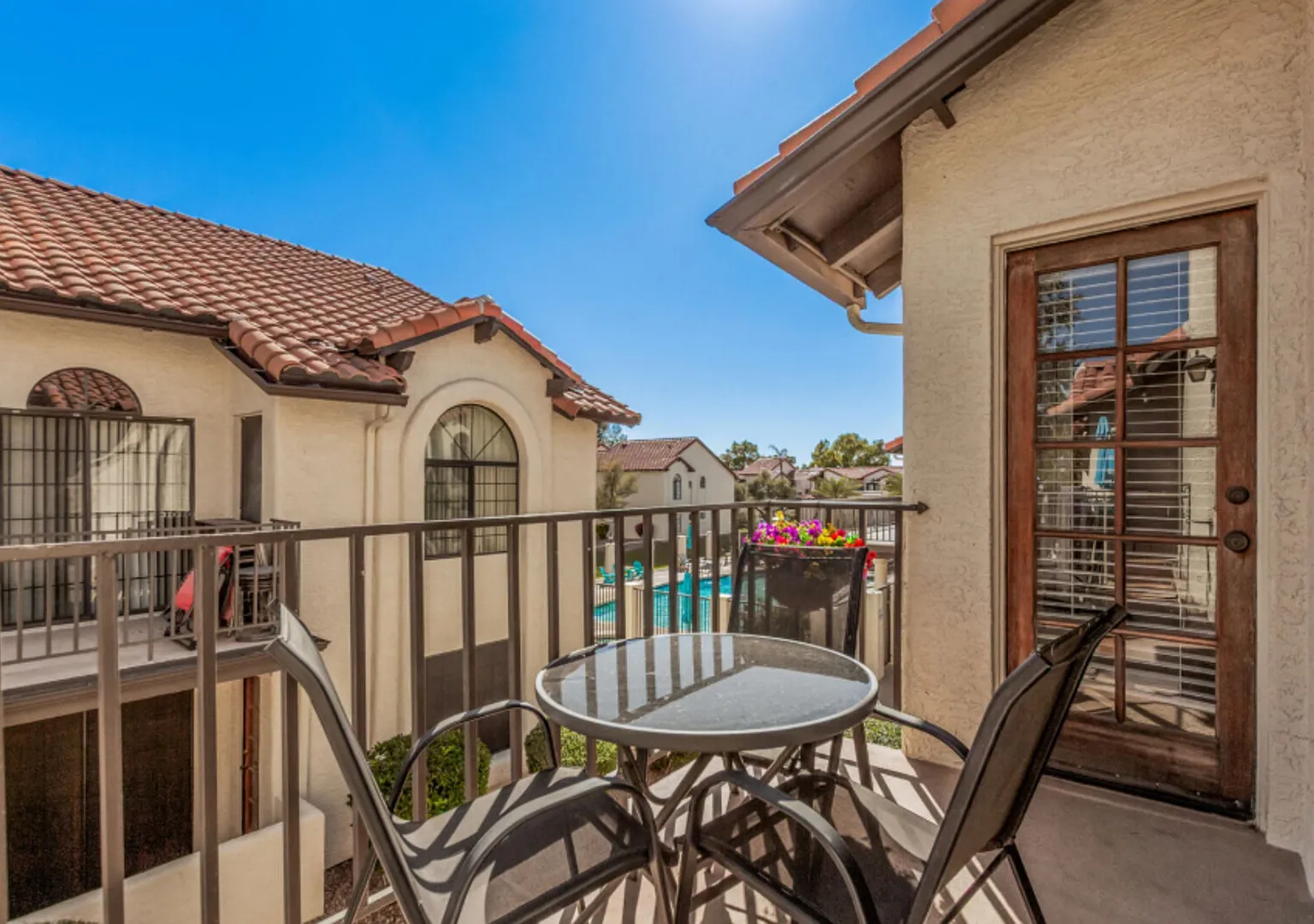 Beautiful two bedroom in quiet Scottsdale gated community — Photo 2