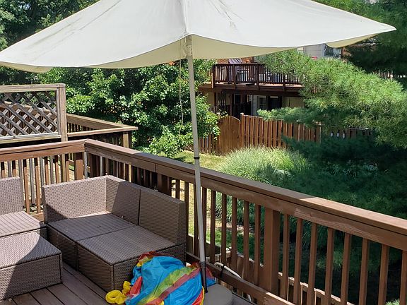 Deck is the width of townhouse