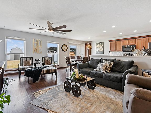 3rd image of 1506 Hummingbird Cir