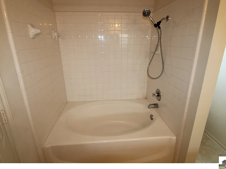 4607 Lloyd Dr — Photo 59
