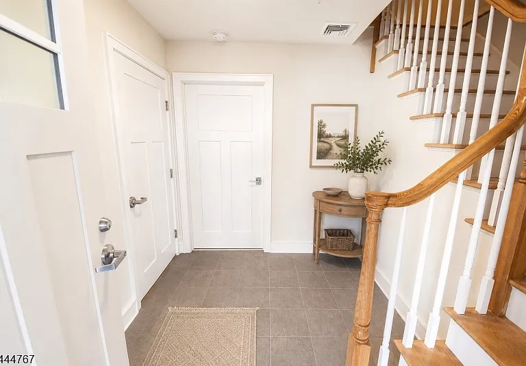 676 Bloomfield Ave #6 — Photo 2