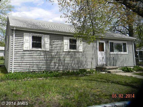3rd image of 1330 Forest Dr