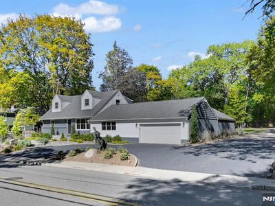 60 Fremont Ave, Park Ridge, NJ, 07656