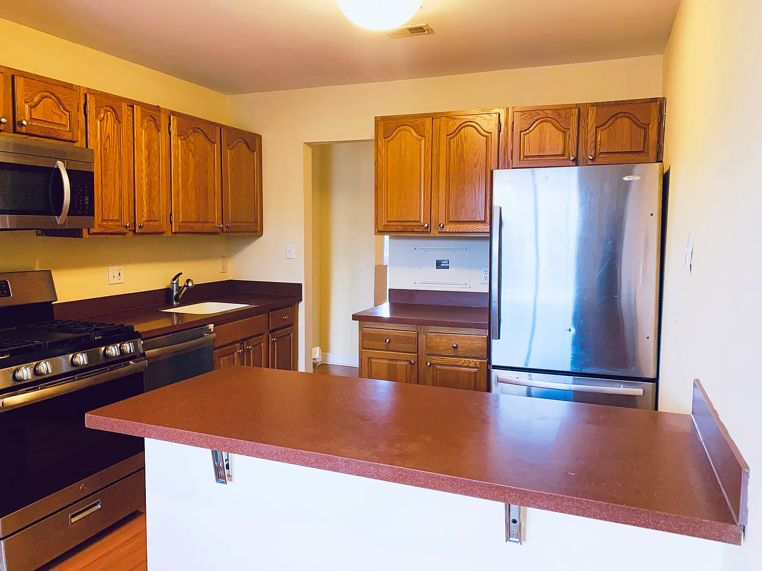 1 bed, 734 sqft, $1,550 — Photo 4