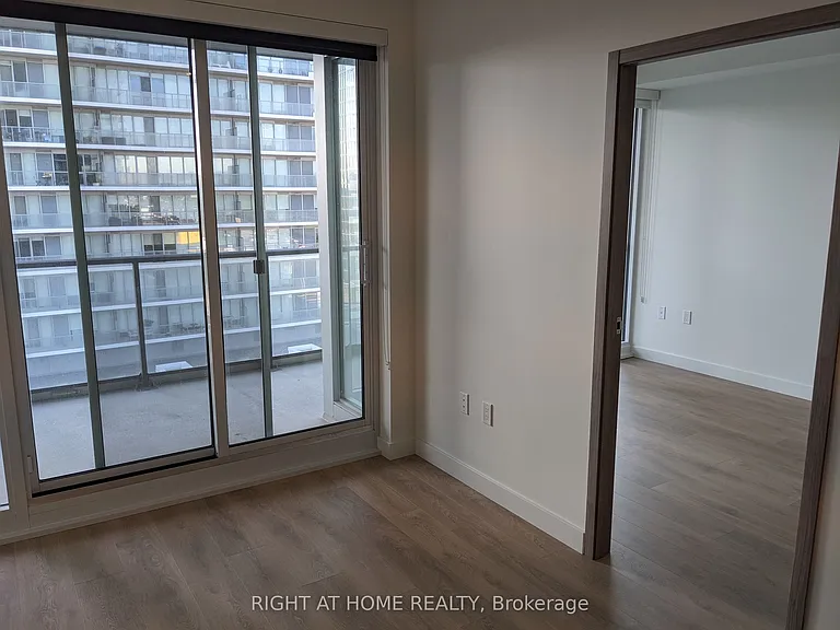 95 McMahon Dr #701 — Photo 5