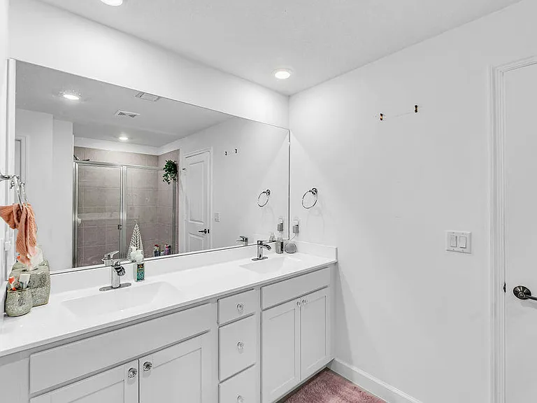 6339 NW Windwood Way — Photo 18