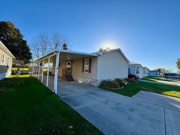 8128 Briarwood Dr, Birch Run, MI 48415