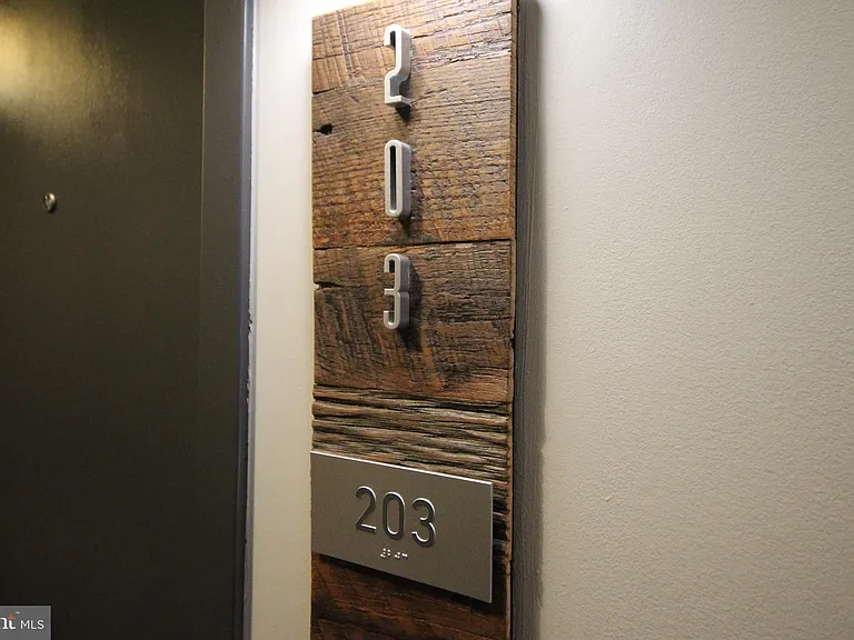 515 N Washington St #203 — Photo 20