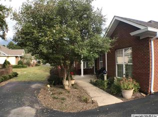 45 Valley Way Cir SE, Huntsville, AL 35802