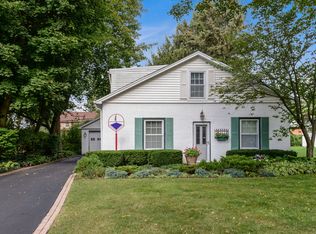 1474 Deerfield Pl, Highland Park, IL 60035