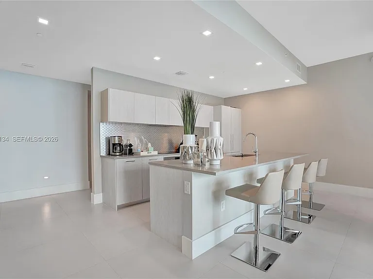 501 NE 31st St #Penthouse 4102 — Photo 9