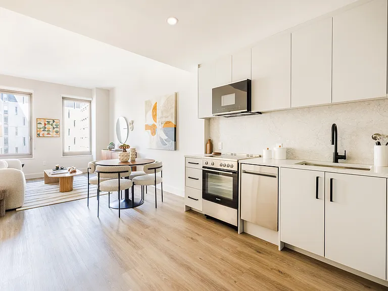 75 Dupont St #437 — Photo 3