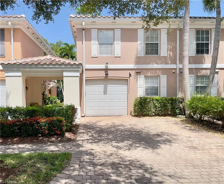 3 bed, 2.5 bath, 1611 sqft, $2,700 — Photo 2