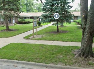 2300 20th St #8, Zion, IL 60099