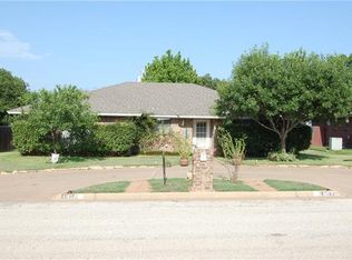 1303 Fairway Dr, Graham, TX 76450