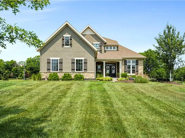 18680 Walmer St, Stilwell, KS 66085