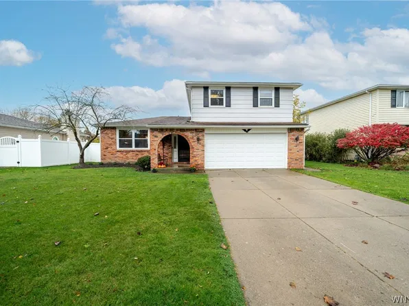 38 Harvest Ln, Depew, NY 14043