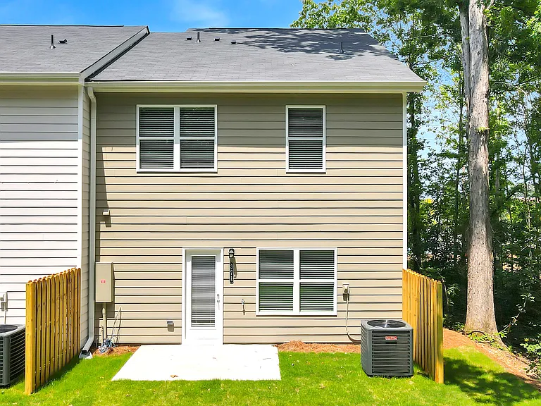 371 Lanier Cir — Photo 24