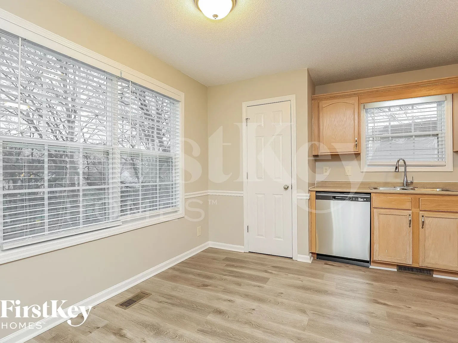 3 bed, 2.5 bath, 1790 sqft, $1,850 — Photo 4