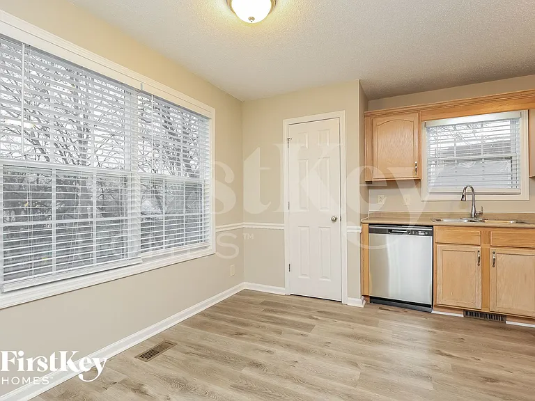 914 Hedge Apple Dr — Photo 4