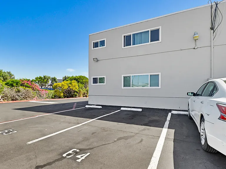 Camelot Apartments — Photo 9