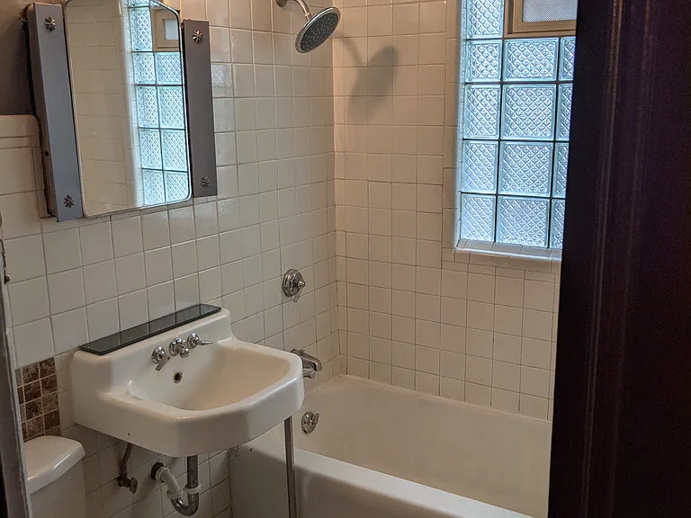 1773 N Astor St — Photo 8