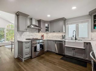 51 E Hunters Cres, Okotoks, AB T1S1M2