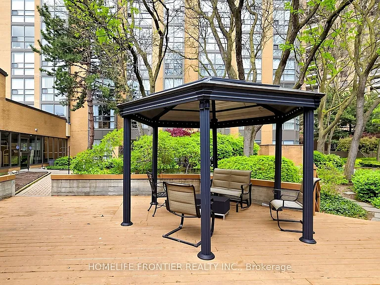 131 Beecroft Rd #203 — Photo 36