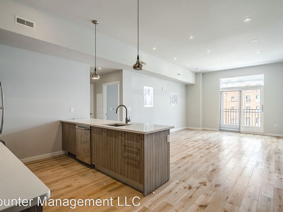 1st image of 412-426 S 13th St #206