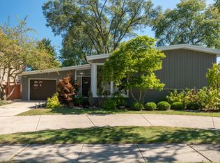 289 S Poplar Ave, Elmhurst, IL 60126