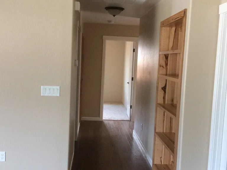 185 SE Briggs Way — Photo 5