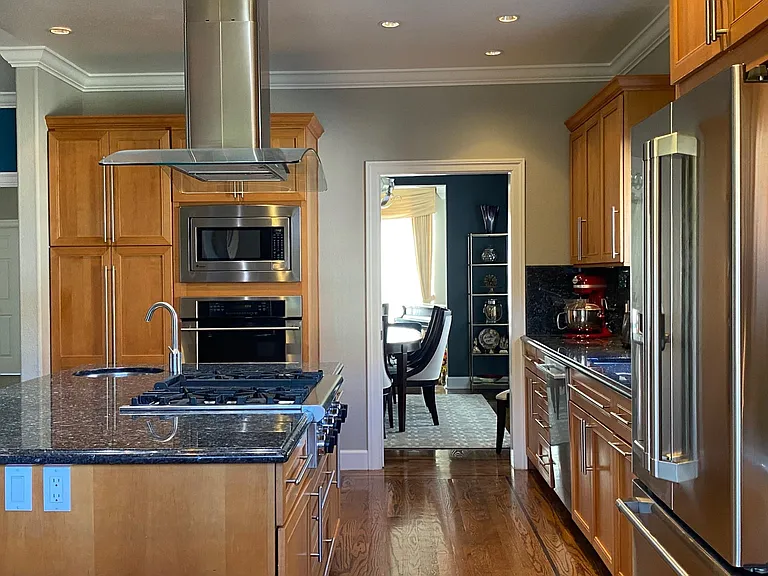 1220 Balboa Ave — Photo 12