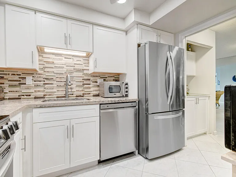3221 S Ocean Blvd #505 — Photo 9