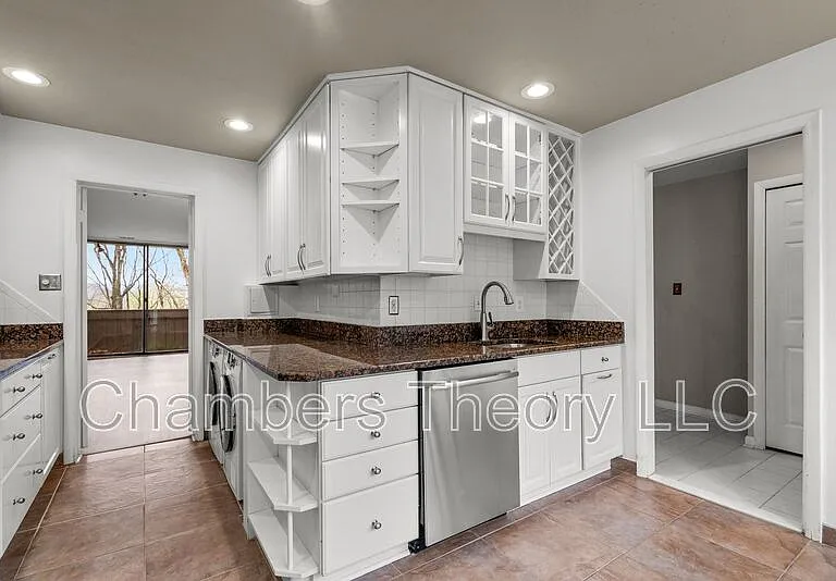 2232 S Randolph St #2 — Photo 9
