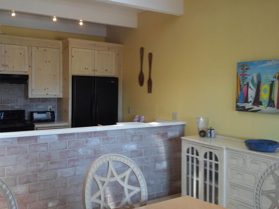 Equipped kitchen a buffet for extra storage