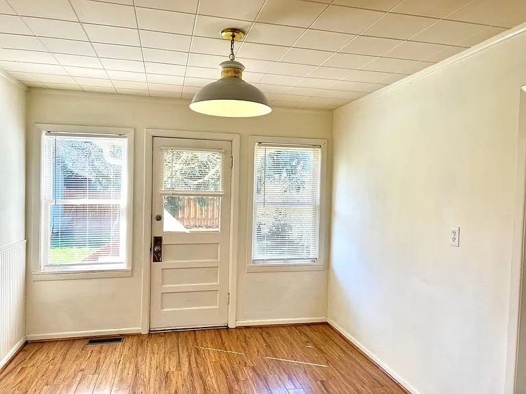 8421 N Fiske Ave — Photo 8