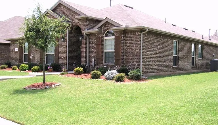 1413 Palasades Ct — Photo 3