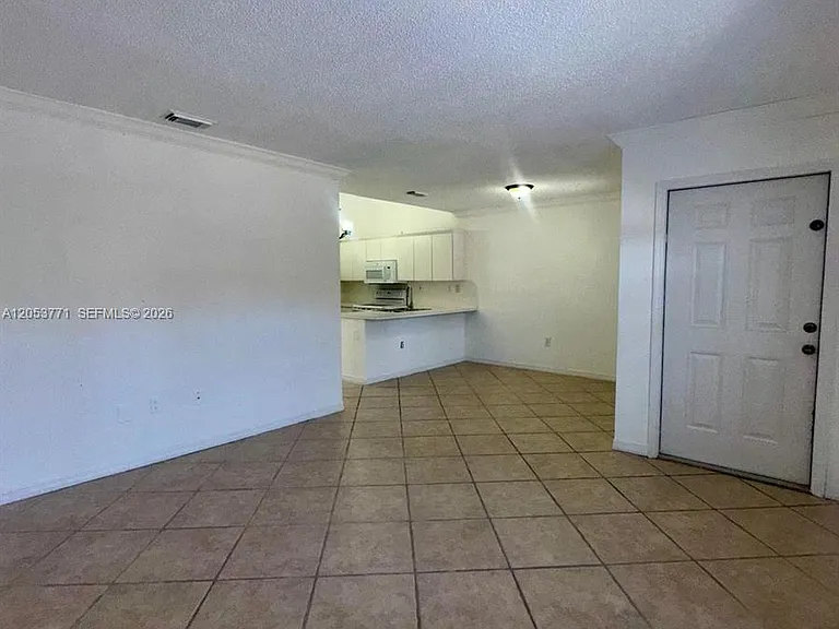 15334 SW 36th Ter #15334 — Photo 3