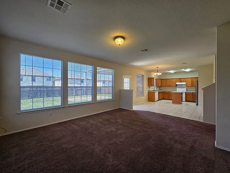 4708 Golden Gate Dr — Photo 5