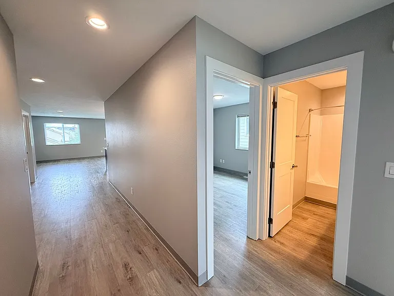 1501 - 1503 North Bell Street — Photo 12