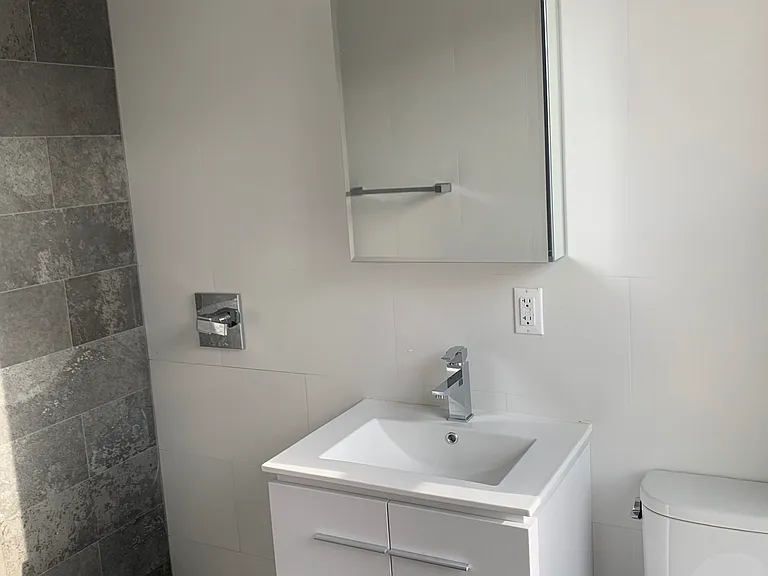 459 Shepherd Ave #2 — Photo 10
