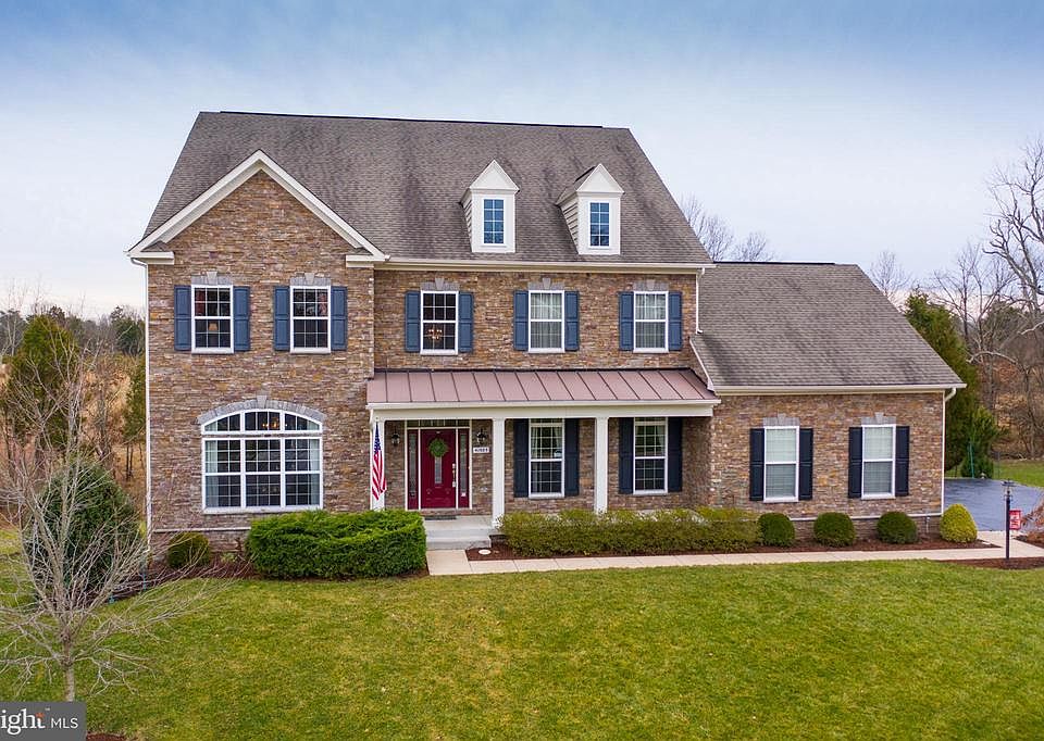 Beautiful Lennar Dennison Model with Stacked Stone